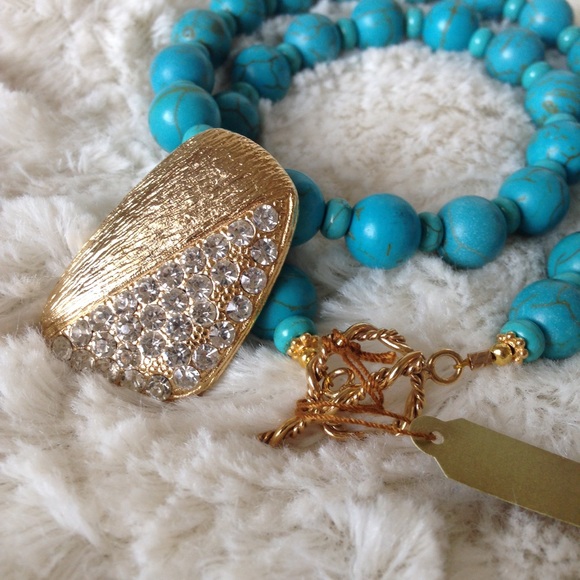 TURQUOISE NECKLACE